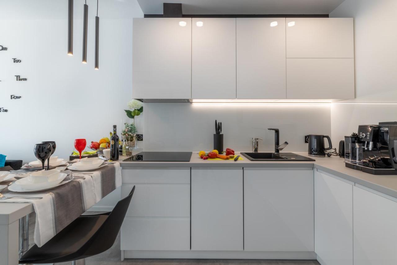 Leo Apartament Delux Ustrzyki Dolne Kültér fotó